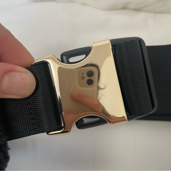 Lululemon Crossbody Bag - Picture 2 of 7